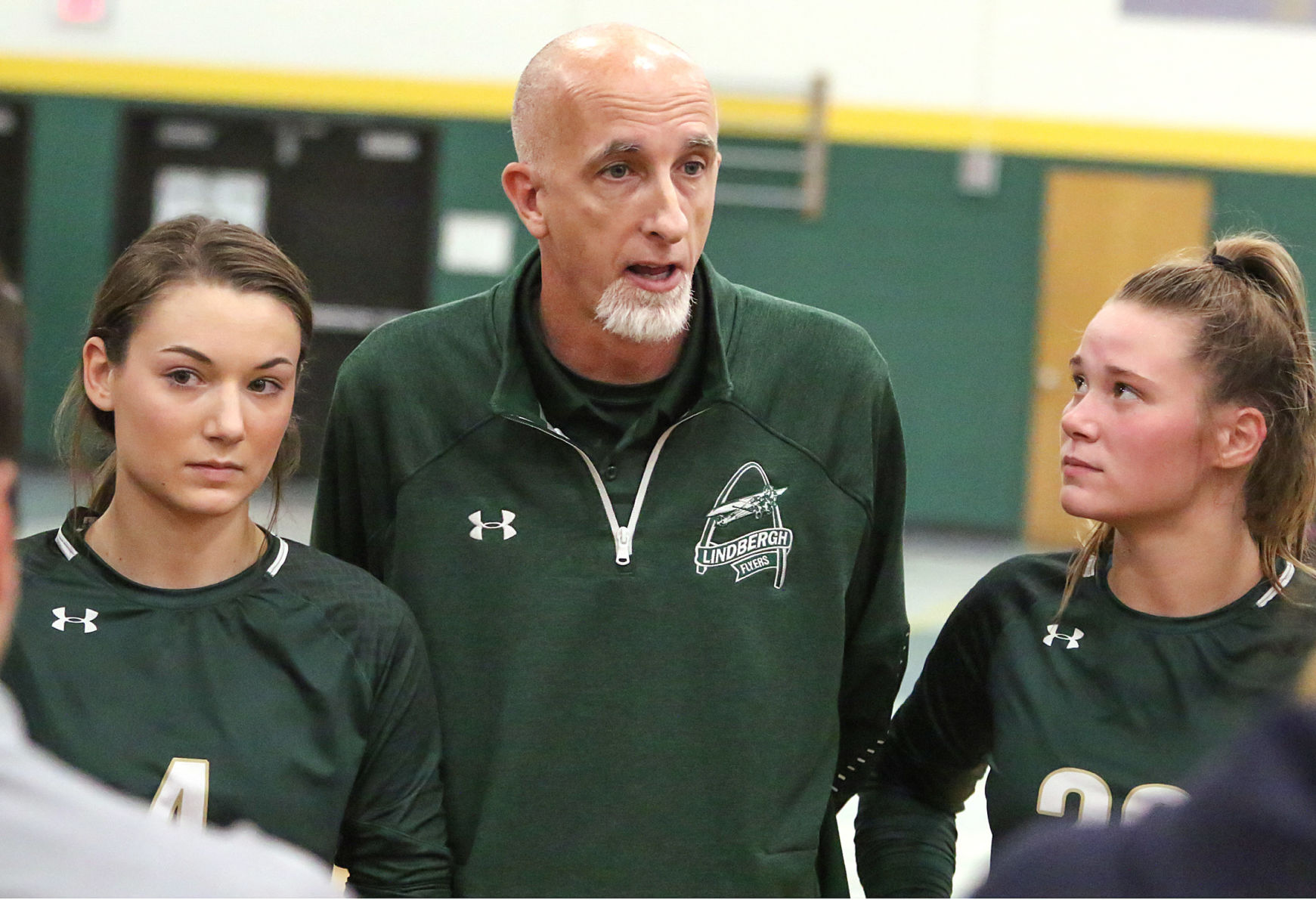 Lindbergh vs. Oakville volleyball
